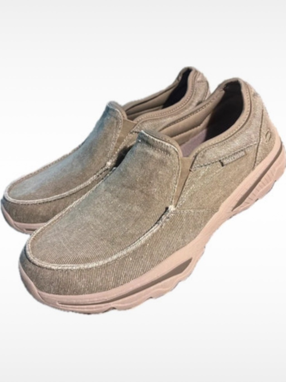 SKECHERS♦️EXTRA WIDE CASUAL SLIP IN